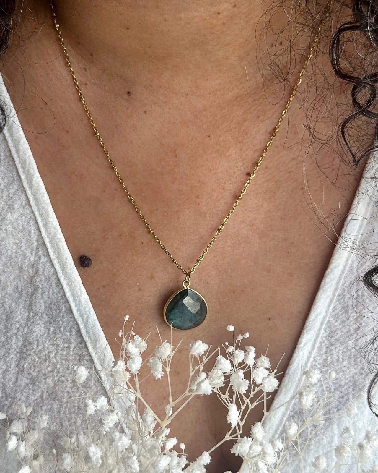 collana artigianale made in paris in ottone placcato oro 18k 2 micron con ciondolo pietra naturale labradorite