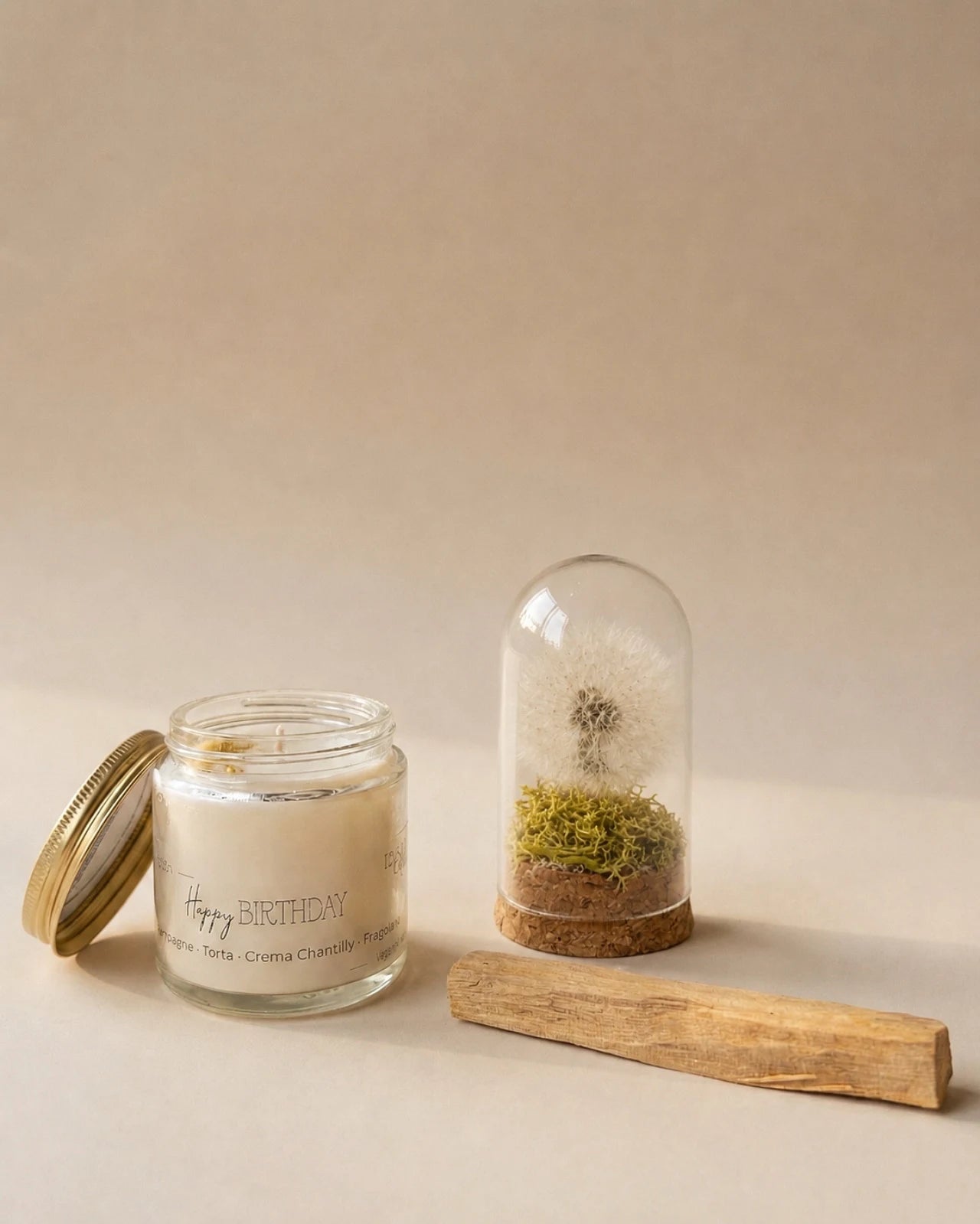 Gift box per celebrare occasioni speciali: candela profumata cera di soia, fiore dei desideri ( soffione dandelion dente di leone ) e palo santo | Happy Birthday