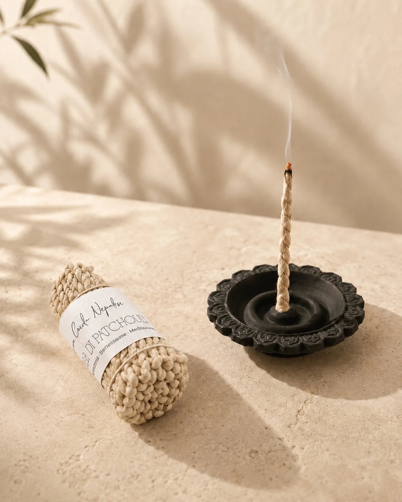 kit incensiere artigianale in argilla e incenso in corda nepalese artigianale naturale al profumo di patchouli | piccoli rituali quotidiani di benessere, meditazione e armonia