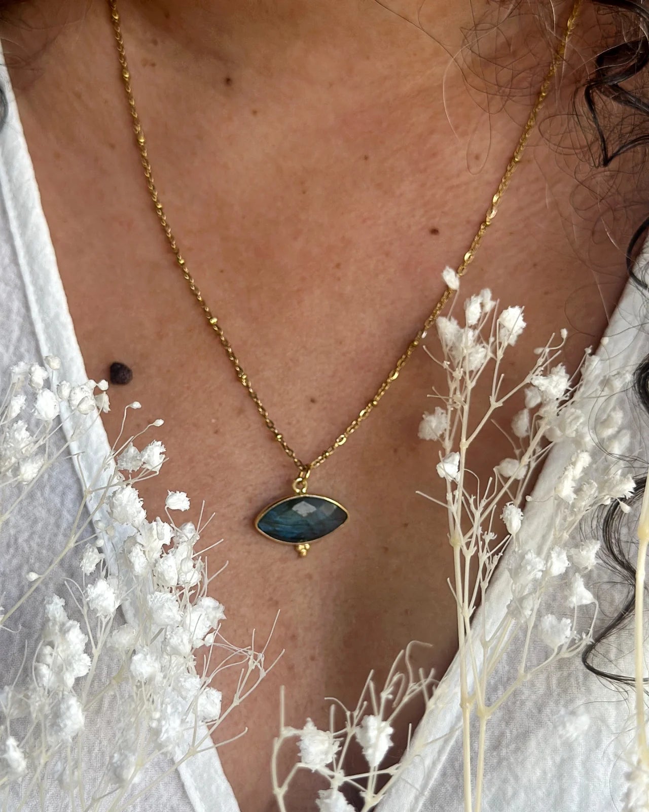 collana artigianale ottone placcato oro 18k 2 micron con occhio protettivo pietra naturale labradorite