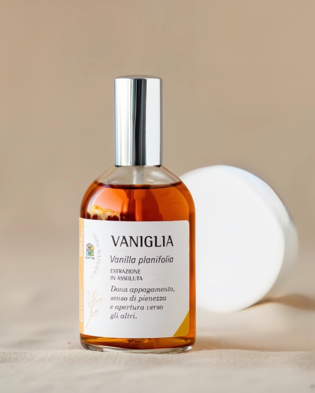 Profumo botanico naturale con olio essenziale di vaniglia in estrazione assoluta - io sono la luce - roma
