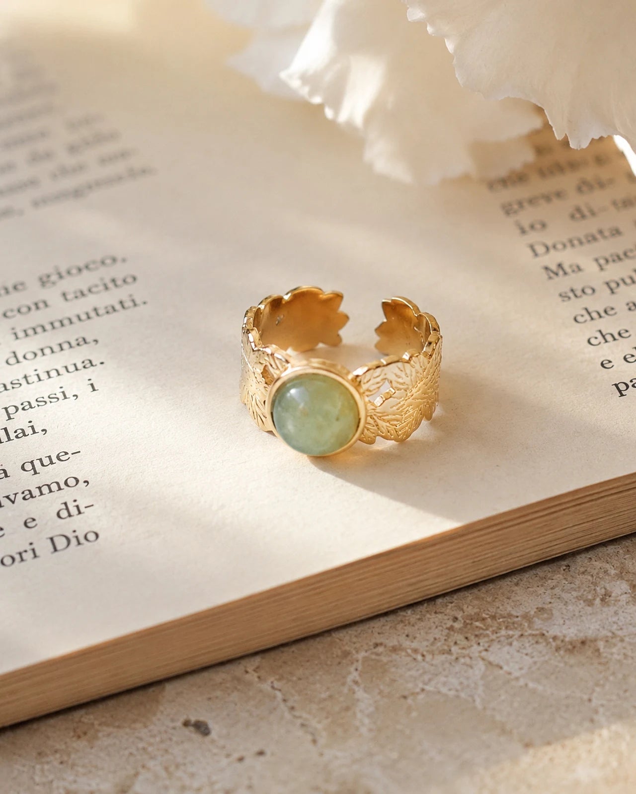 Anello Daphne artigianale made in Paris regolabile con foglie incise e pietra naturale in acciaio inossidabile - Roma