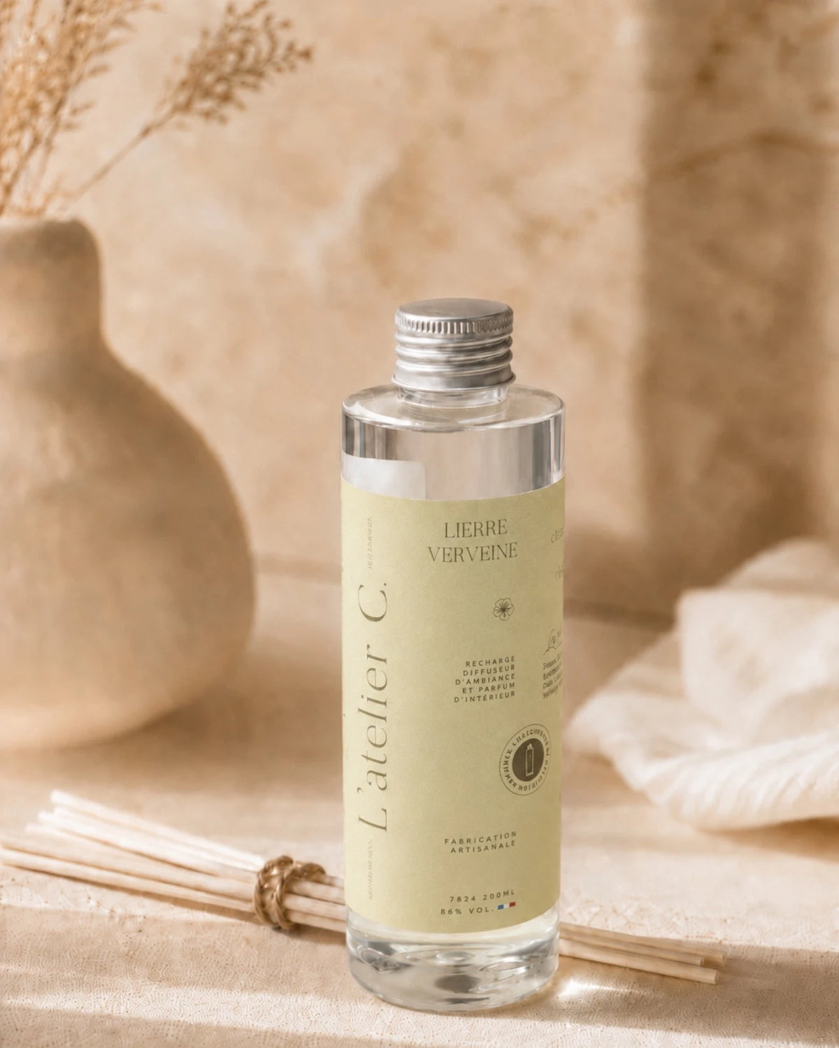diffusori artigianali di fragranze d'ambiente con bastoncini mikado rattan | Made in Provenza nella regione di Grasse - Roma | Profumo Edera &amp; Verbena - ricarica 200 ml