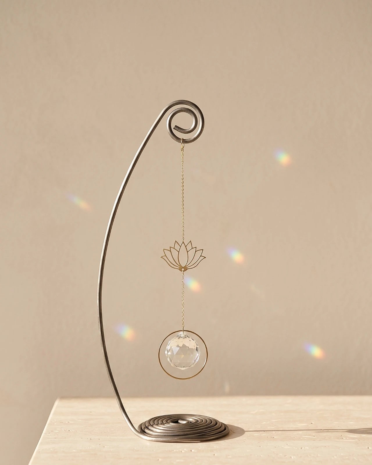 Heliophilia | Suncatcher Artigianale in Ottone con Cristallo