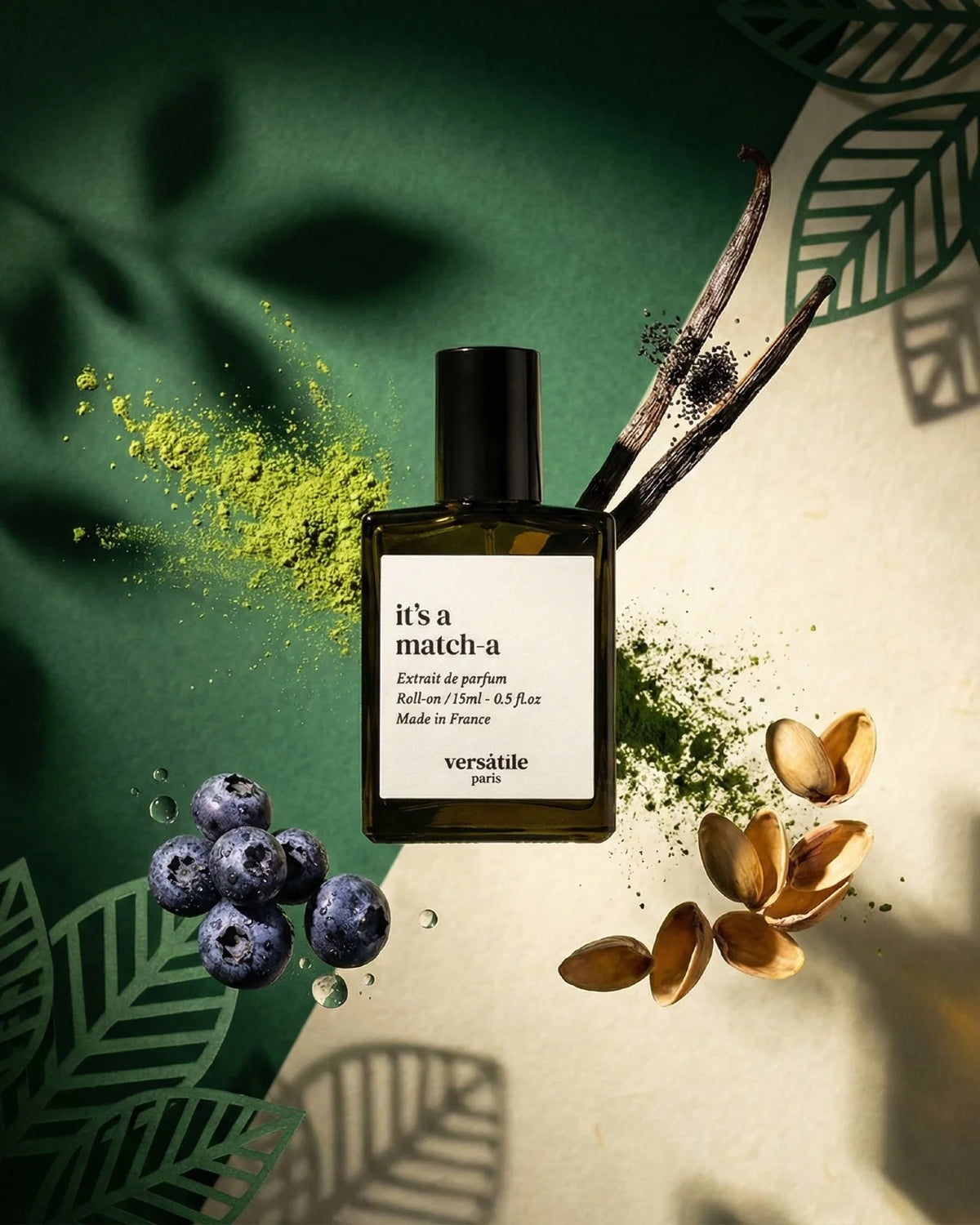 Estratto di profumo roll-on It's a Matcha di Versatile Paris, flacone 15ml gourmand verde con note di matcha, mirtillo, vaniglia e pistacchio 