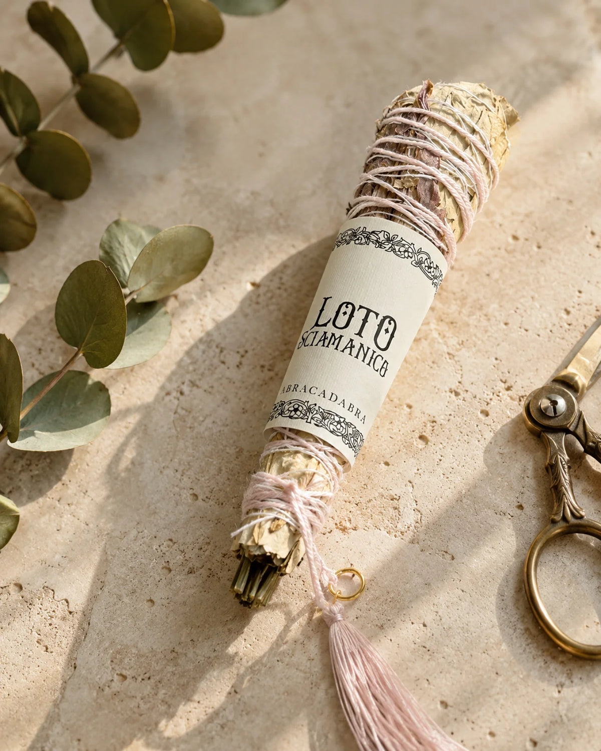 Smudge artigianale Made in Italy, sostenibile e naturale per rituali di fumigazione: loto e lilium