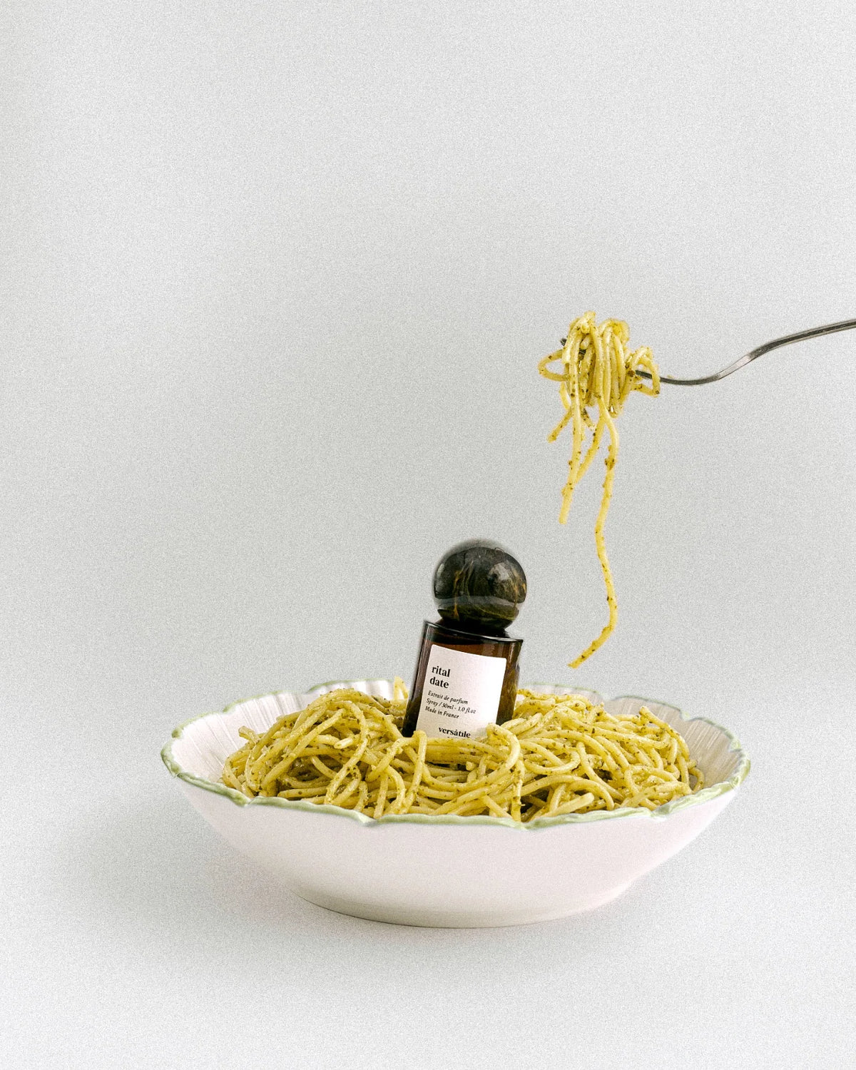 Profumo spray Rital Date di Versatile Paris con note di pesto, basilico e limone - formato 30 ml