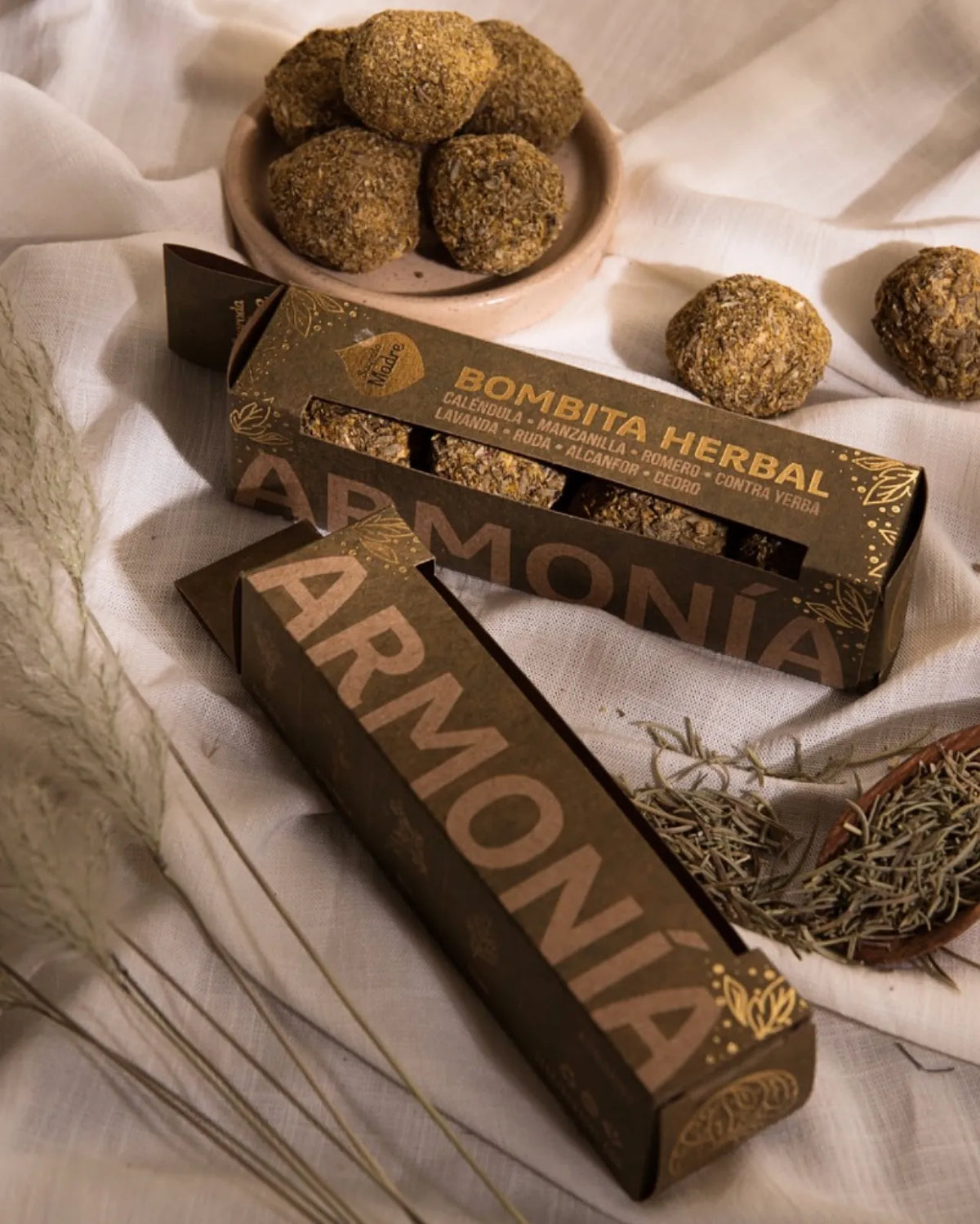 Bombitas Smudge Armonia di Sagrada Madre - Rituale d'armonia ed equilibrio interiore con calendula, camomilla, rosmarino, lavanda, ruta, cedro e canfora | Incensi Naturali Roma - Io Sono La Luce