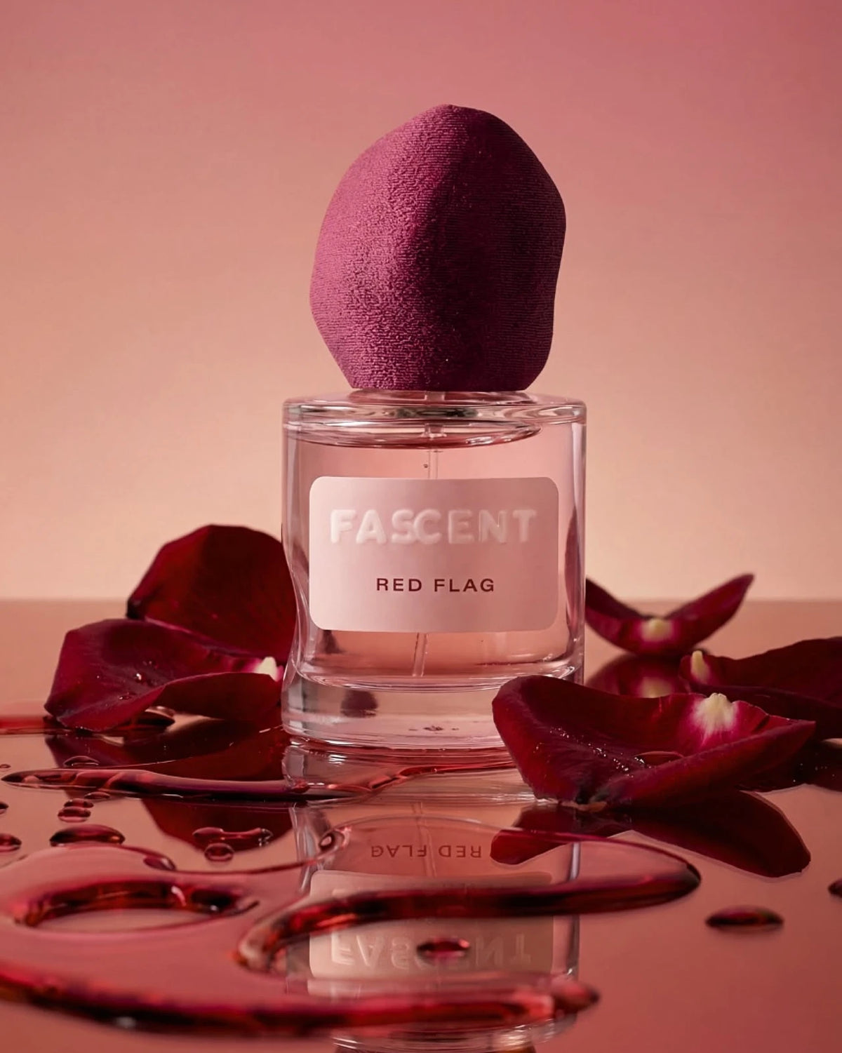 Fascent a Roma | Red Flag - profumo di nicchia francese con note di iris, palo santo, cardamomo