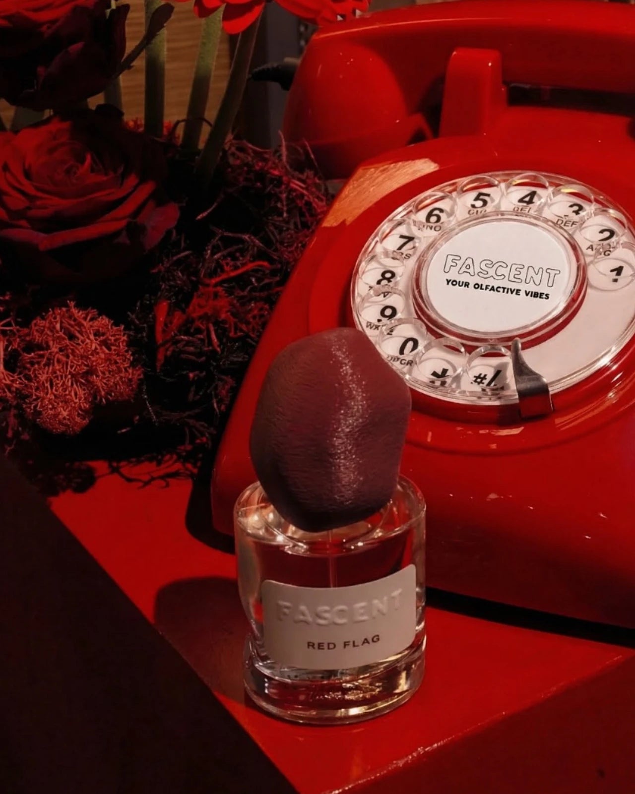 Fascent a Roma | Red Flag - profumo di nicchia francese con note di iris, palo santo, cardamomo