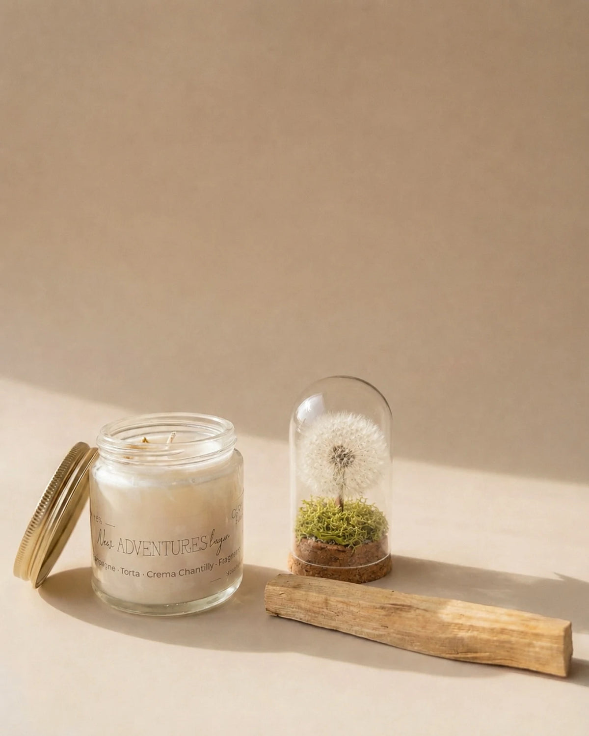 Gift box per celebrare occasioni speciali: candela profumata cera di soia, fiore dei desideri ( soffione dandelion dente di leone ) e palo santo | New Adventures Begin