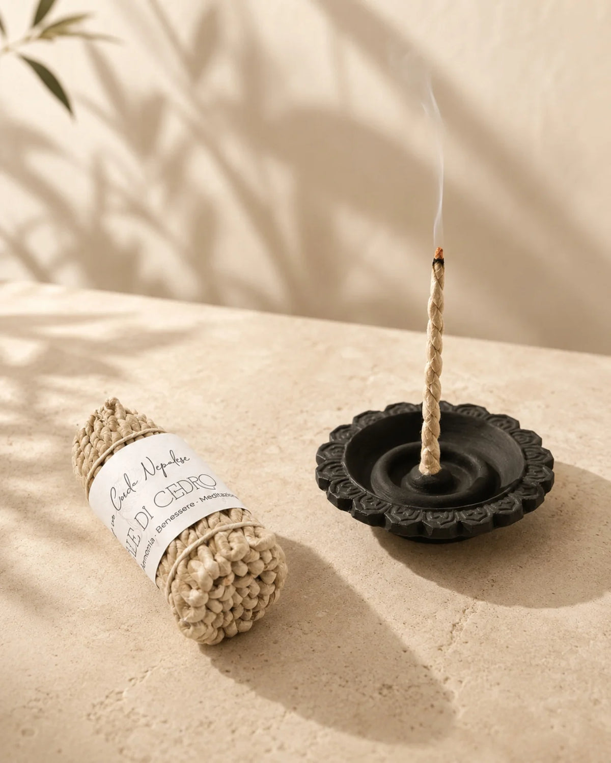 kit incensiere artigianale in argilla e incenso in corda nepalese artigianale naturale al profumo di cedro | piccoli rituali quotidiani di benessere, meditazione e armonia
