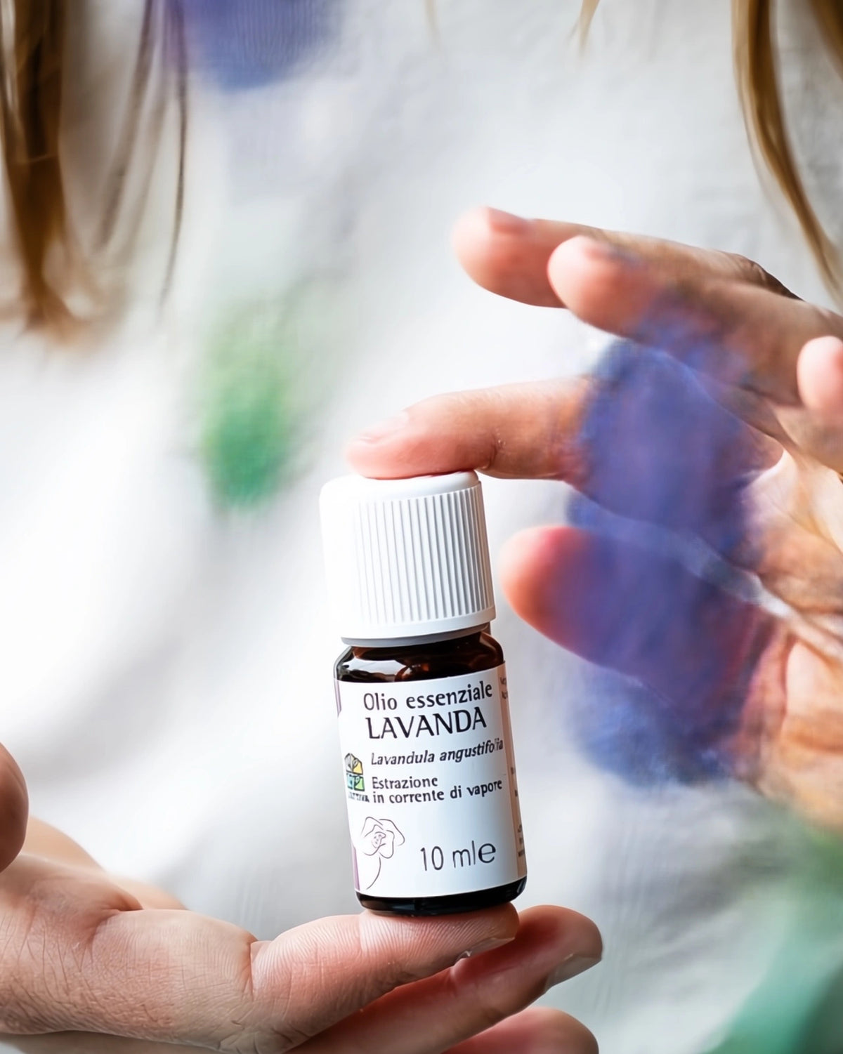 olio essenziale puro di lavanda per rilassamento, calma, equilibrio, benessere emotivo e armonia interiore
