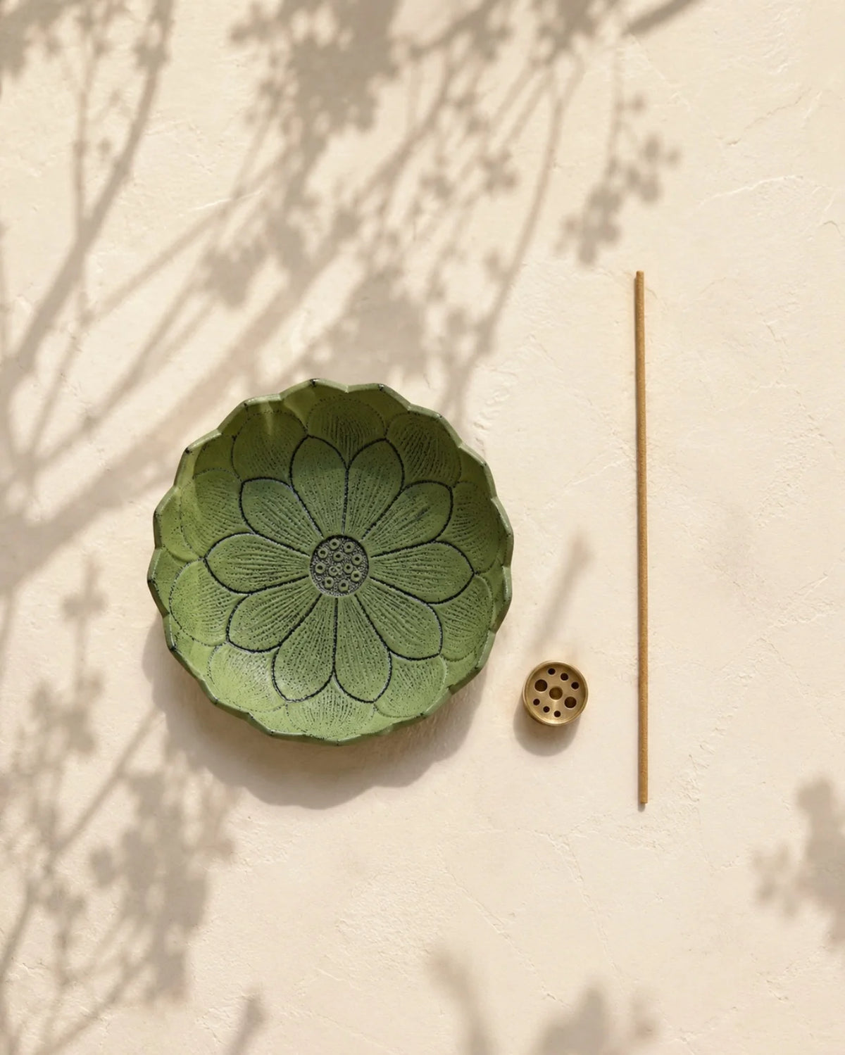 Porta incenso artigianale giapponese Yutori in ghisa a forma di fiore di loto | Colore verde - Roma